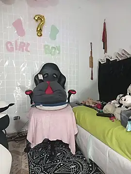 Lucy colee online show from 04-01-26, 05:21