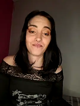 Snapshot of JulieGoth chatting on 10-20-25, 02:24 JulieGoth online show from 10-20-25, 02:24