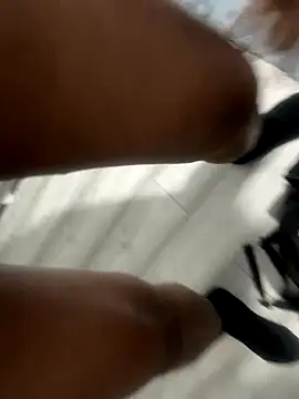 Snapshot of j_ratid chatting on 11-12-25, 11:52 j ratid online show from 11-12-25, 11:52