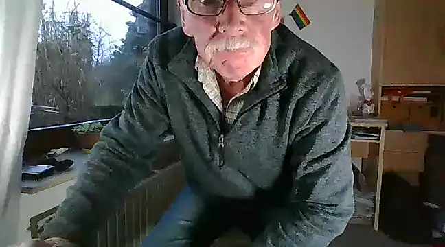 Snapshot of super-snoopy chatting on 12-22-24, 03:00 super-snoopy online show from 12-22-24, 03:00