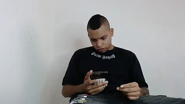 Snapshot of drako_monster chatting on 04-19-26, 06:10 drako monster online show from 04-19-26, 06:10