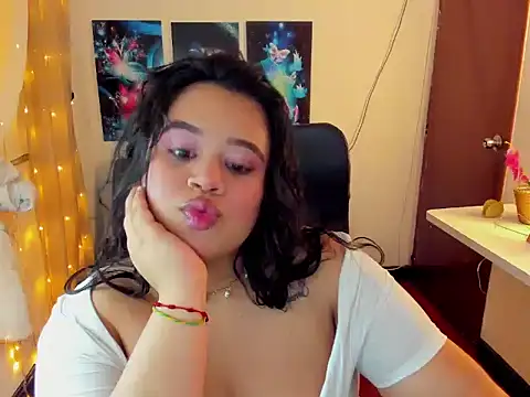 oliviia cute online show from 11-10-25, 12:04