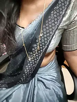 Tamilmallu-duskygirl03 online show from 06-26-26, 07:25