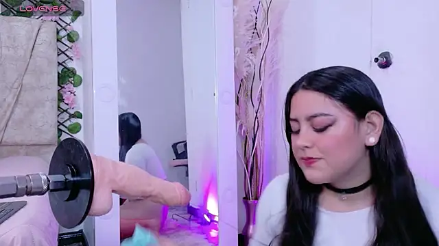 JulietaTorres  online show from 12-05-25, 04:11