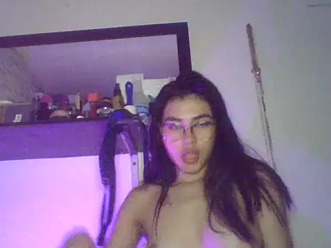 Snapshot of MeganTaylorr_ chatting on 10-18-25, 06:26 MeganTaylorr online show from 10-18-25, 06:26