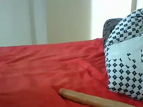 Snapshot of lops_M chatting on 10-31-25, 11:18 lops M online show from 10-31-25, 11:18