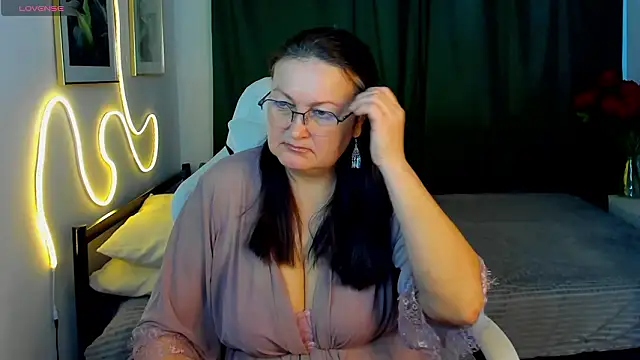 hottyannaa online show from 03-03-26, 02:40