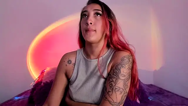 Snapshot of HeidyRousse chatting on 02-13-26, 11:21 HeidyRousse online show from 02-13-26, 11:21