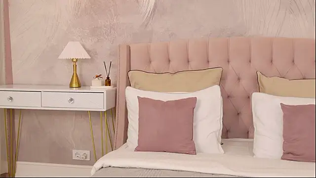 ClaireMathis online show from 04-28-26, 03:05