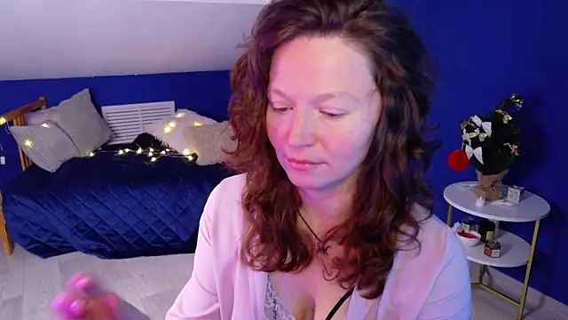 AuroraBorealis   online show from 01-13-26, 06:28