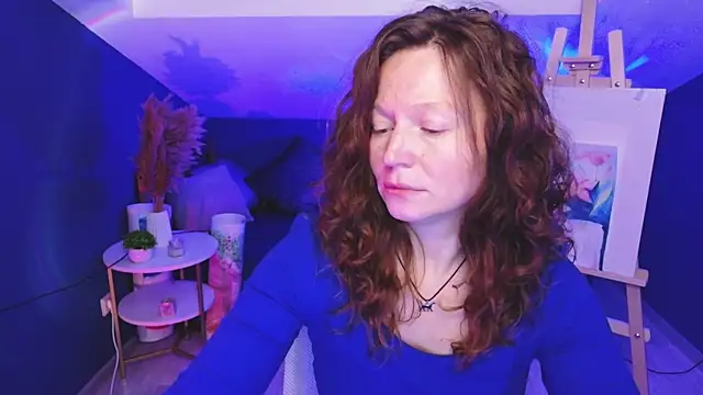 AuroraBorealis   online show from 10-12-25, 06:37