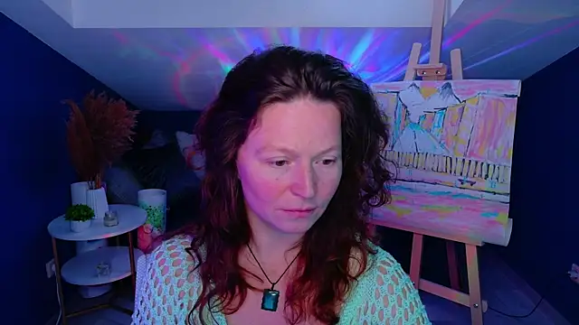 AuroraBorealis   online show from 10-10-25, 07:42