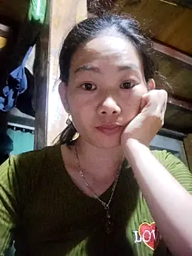 Snapshot of gio-thu chatting on 06-18-26, 12:21 gio-thu online show from 06-18-26, 12:21
