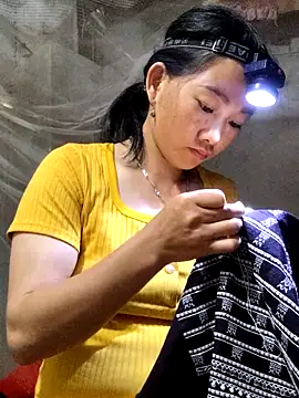 Snapshot of gio-thu chatting on 06-17-26, 12:54 gio-thu online show from 06-17-26, 12:54