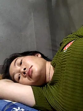 Snapshot of gio-thu chatting on 07-08-26, 10:05 gio-thu online show from 07-08-26, 10:05