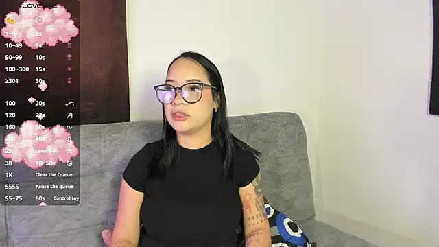 Kari Ruiz  online show from 04-17-26, 10:45