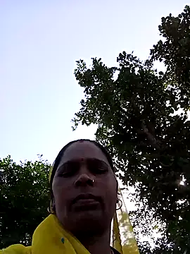 Snapshot of Rt_shreya chatting on 10-10-25, 04:13 Rt shreya online show from 10-10-25, 04:13