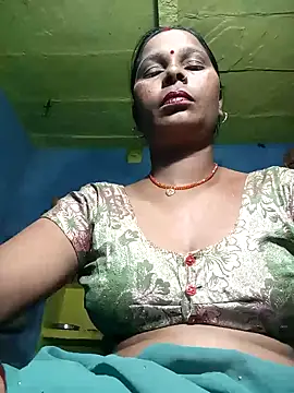 Snapshot of Rt_shreya chatting on 10-18-25, 06:21 Rt shreya online show from 10-18-25, 06:21