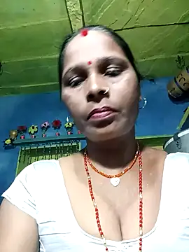Snapshot of Rt_shreya chatting on 10-10-25, 04:19 Rt shreya online show from 10-10-25, 04:19