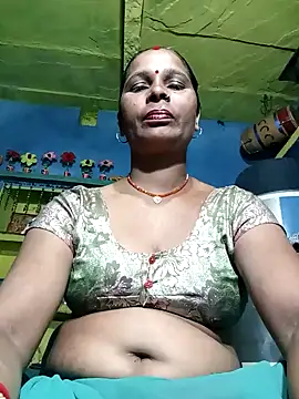 Snapshot of Rt_shreya chatting on 10-13-25, 03:57 Rt shreya online show from 10-13-25, 03:57