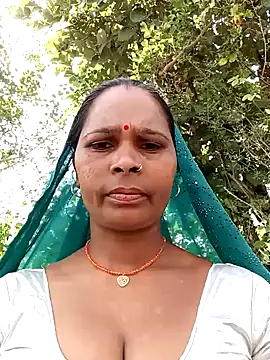 Snapshot of Rt_shreya chatting on 10-11-25, 07:42 Rt shreya online show from 10-11-25, 07:42