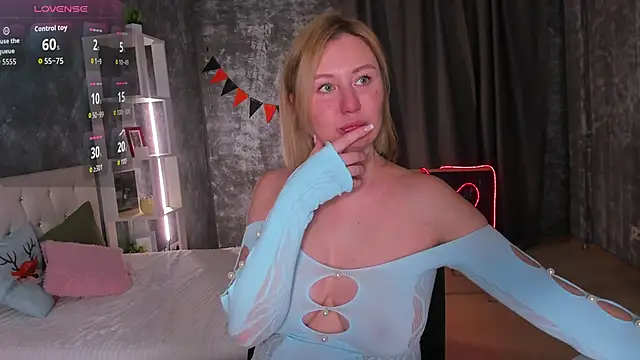 Snapshot of scent__of_woman chatting on 01-08-26, 08:09 scent of woman online show from 01-08-26, 08:09