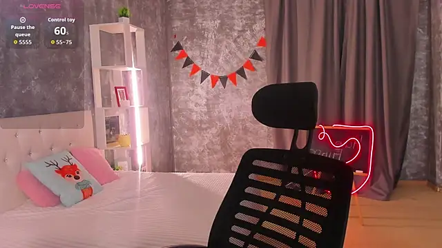 Snapshot of scent__of_woman chatting on 01-12-26, 01:56 scent of woman online show from 01-12-26, 01:56