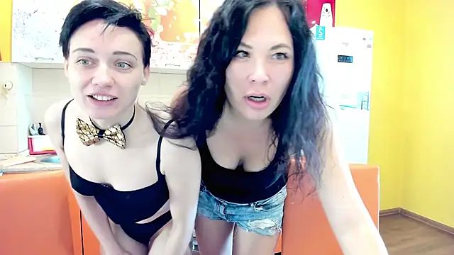 Victoria Panther online show from 11-30-25, 05:08