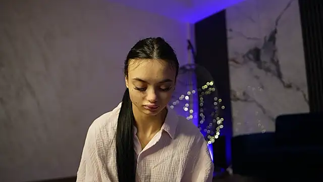 RachelRavee online show from 01-15-26, 05:22