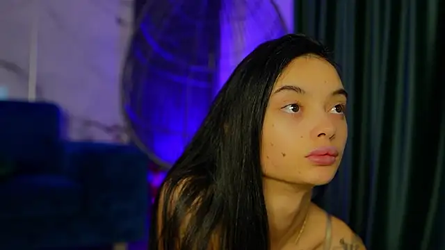 RachelRavee online show from 10-11-25, 04:02