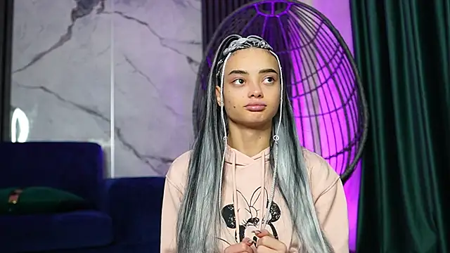 RachelRavee online show from 10-26-25, 05:08