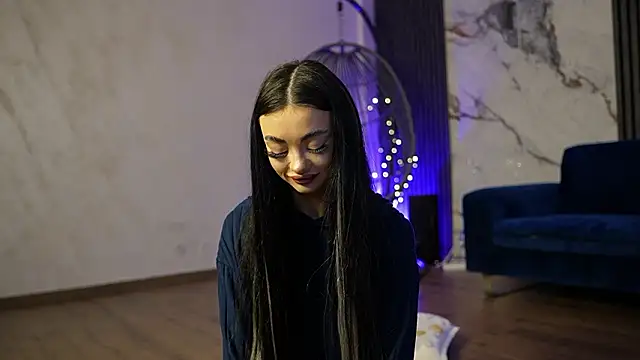 RachelRavee online show from 03-30-26, 04:14