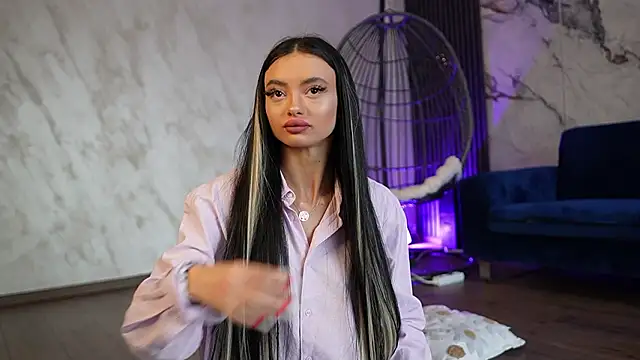 RachelRavee online show from 03-13-26, 05:23