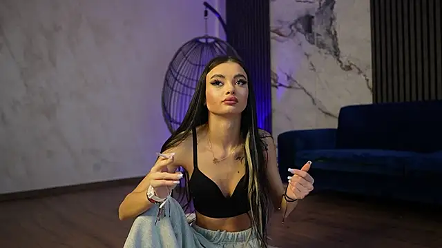 RachelRavee online show from 04-04-26, 04:19