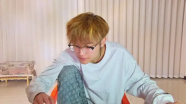 KK-cuteboy online show from 04-14-26, 06:24