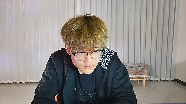 KK-cuteboy online show from 04-07-26, 12:18