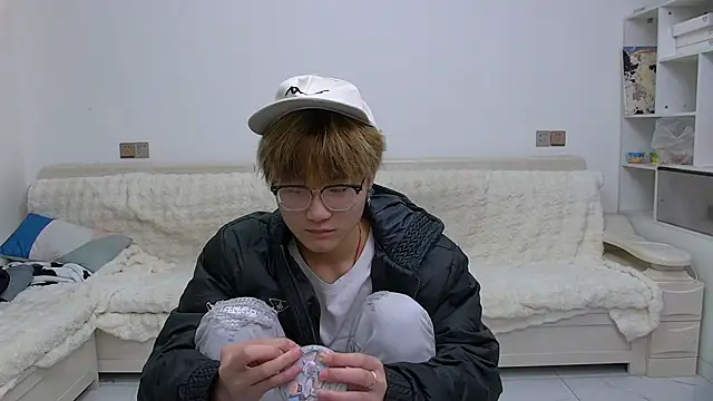 KK-cuteboy online show from 02-24-26, 10:49