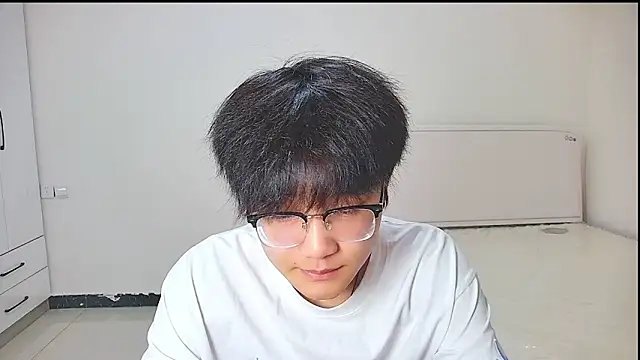 KK-cuteboy online show from 05-20-26, 12:24