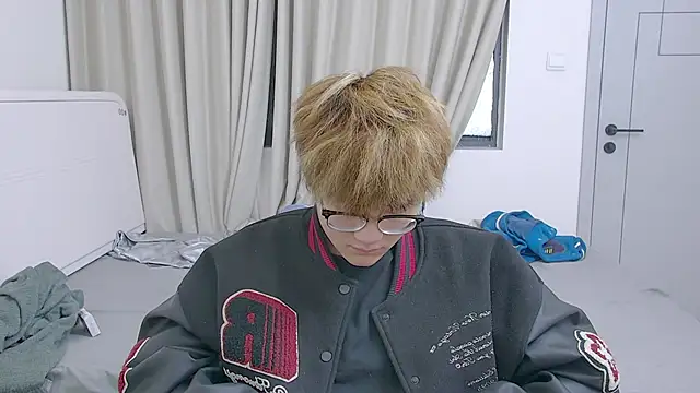 KK-cuteboy online show from 04-05-26, 06:42
