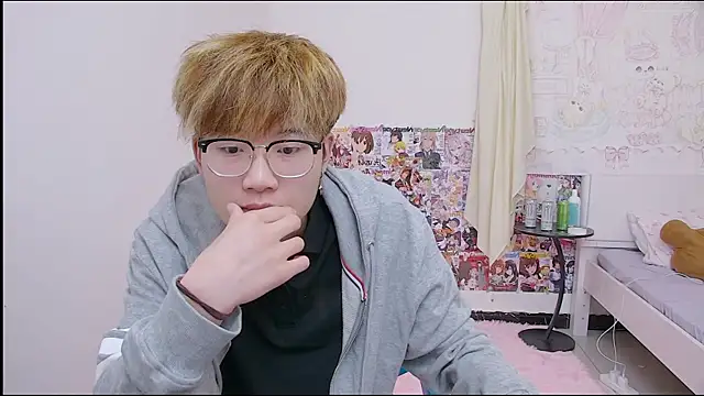KK-cuteboy online show from 04-11-26, 02:19