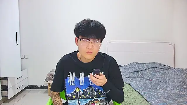 KK-cuteboy online show from 04-26-26, 11:51
