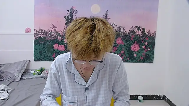 KK-cuteboy online show from 04-19-26, 04:13