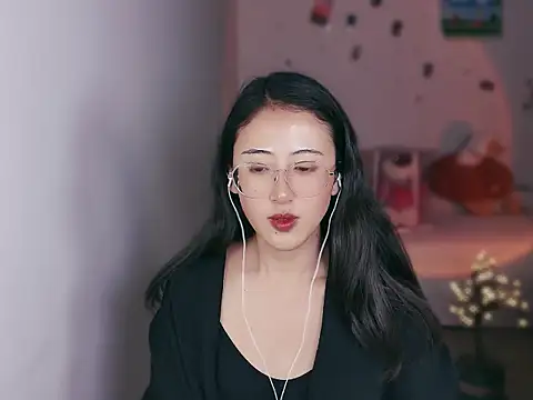 Snapshot of Queena_ chatting on 01-08-26, 03:29 Queena online show from 01-08-26, 03:29