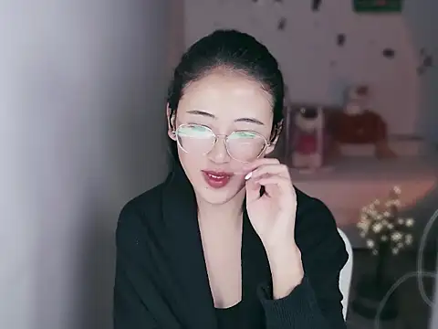 Snapshot of Queena_ chatting on 01-13-26, 01:20 Queena online show from 01-13-26, 01:20