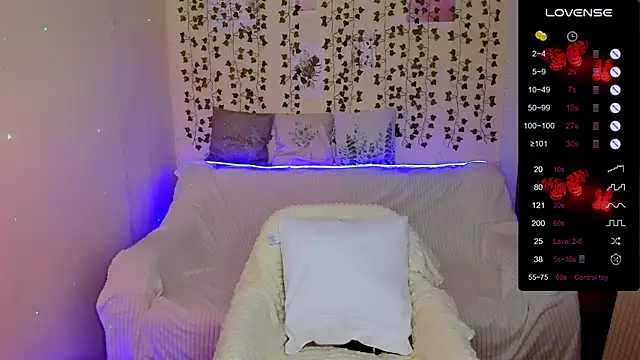 Evaa Braunn online show from 12-15-25, 02:17