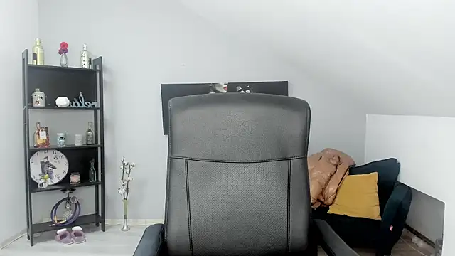 BettyJamess online show from 11-11-25, 04:18