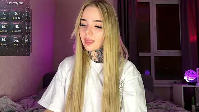 Snapshot of bklfen chatting on 02-08-26, 06:38 bklfen online show from 02-08-26, 06:38