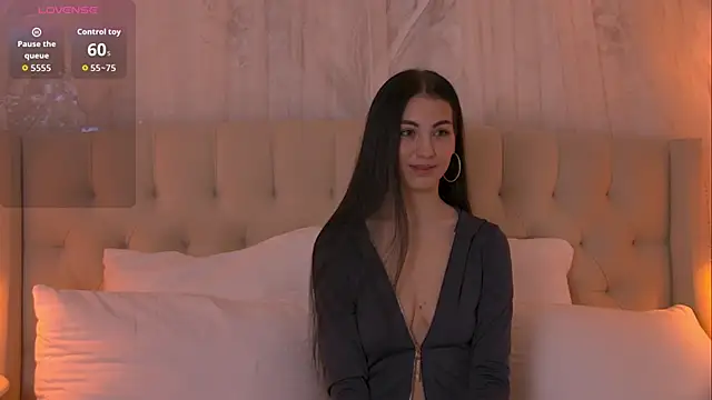 BettyLeen online show from 11-25-25, 04:02