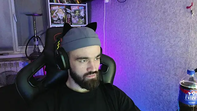 Nik Namee online show from 10-22-25, 04:28