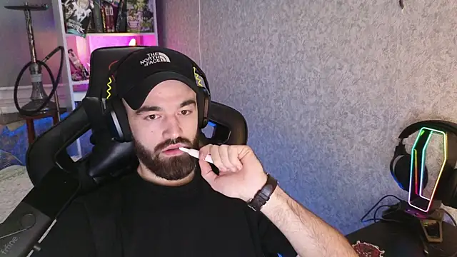 Nik Namee online show from 12-23-25, 03:39